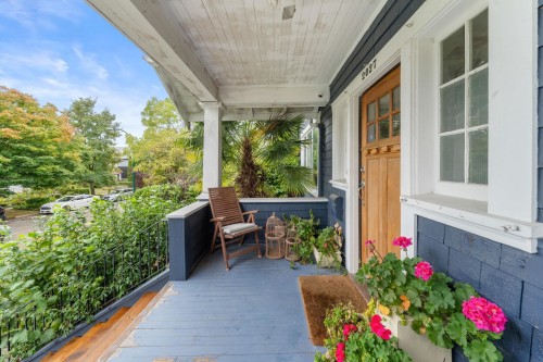 2027 44Th Avenue W, Vancouver, BC 