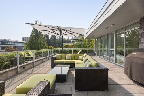 201-908 Keith Road, West Vancouver, BC 