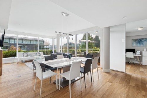 201-908 Keith Road, West Vancouver, BC 