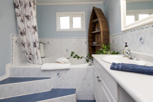 24985 Dewdney Trunk Road, Maple Ridge, BC 