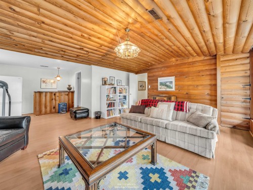 1202 Bracknell Crescent, North Vancouver, BC 