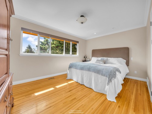 1202 Bracknell Crescent, North Vancouver, BC 