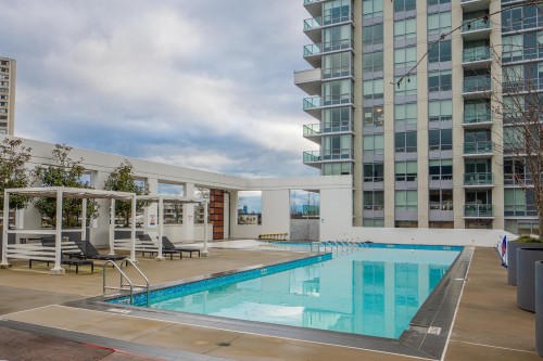 1806-1632 Lions Gate Lane, North Vancouver, BC 