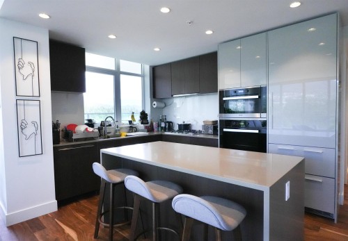 1806-1632 Lions Gate Lane, North Vancouver, BC 