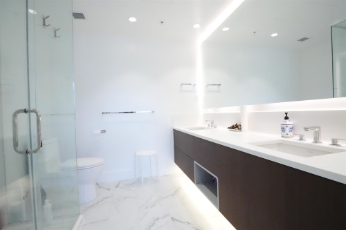 1806-1632 Lions Gate Lane, North Vancouver, BC 