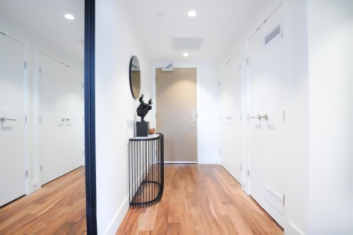 1806-1632 Lions Gate Lane, North Vancouver, BC 