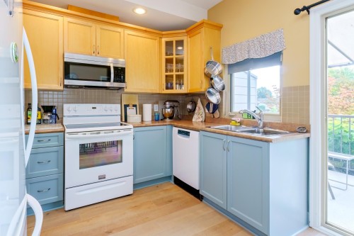 2018 Fraser Avenue, Port Coquitlam, BC 