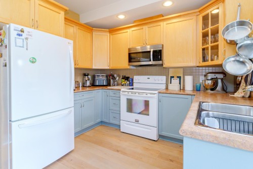 2018 Fraser Avenue, Port Coquitlam, BC 