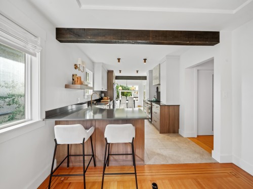 2624 1St Avenue E, Vancouver, BC 