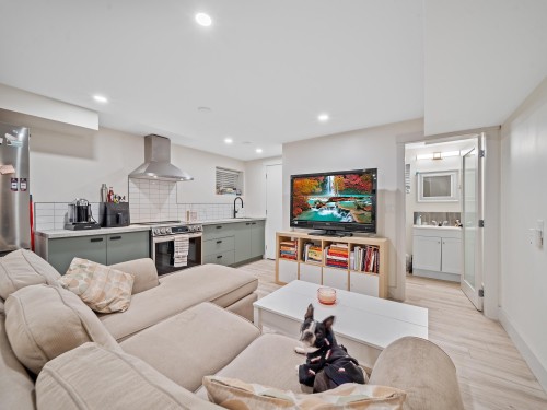 2624 1St Avenue E, Vancouver, BC 