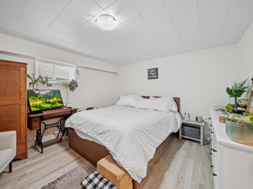 2624 1St Avenue E, Vancouver, BC 