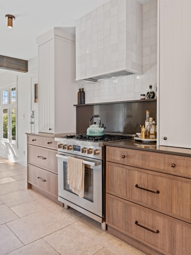 2624 1St Avenue E, Vancouver, BC 