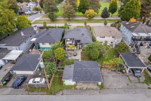 2624 1St Avenue E, Vancouver, BC 