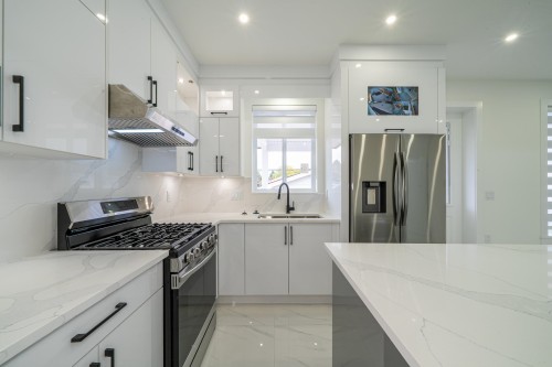 2172 46Th Avenue E, Vancouver, BC 