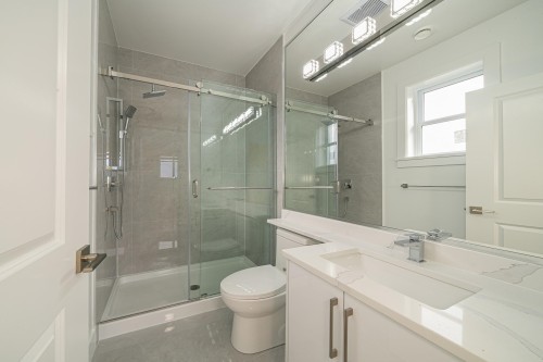 2172 46Th Avenue E, Vancouver, BC 