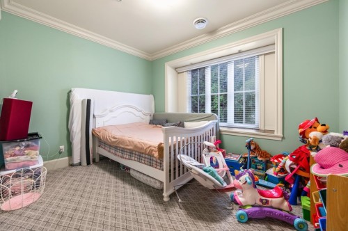 7130 Granville Street, Vancouver, BC 