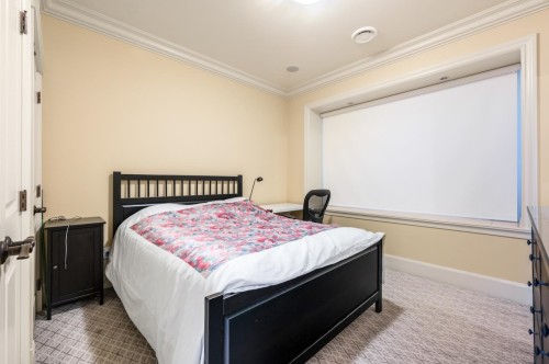 7130 Granville Street, Vancouver, BC 