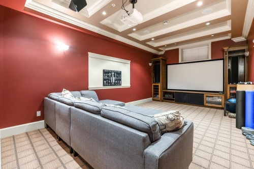 7130 Granville Street, Vancouver, BC 