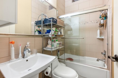 7130 Granville Street, Vancouver, BC 