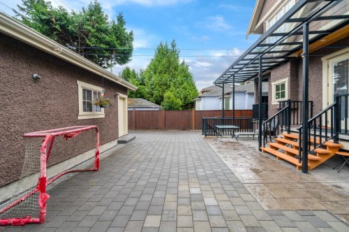 7130 Granville Street, Vancouver, BC 