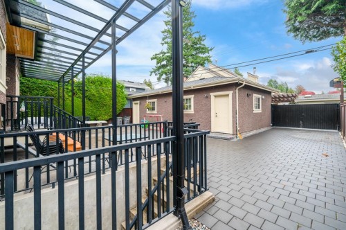 7130 Granville Street, Vancouver, BC 