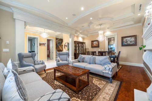 7130 Granville Street, Vancouver, BC 