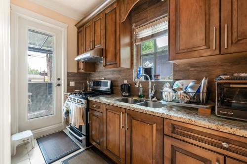 7130 Granville Street, Vancouver, BC 