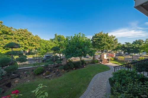 6633 Neal Street, Vancouver, BC 