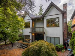 4564 11th Avenue W Vancouver, BC V6R 2M4