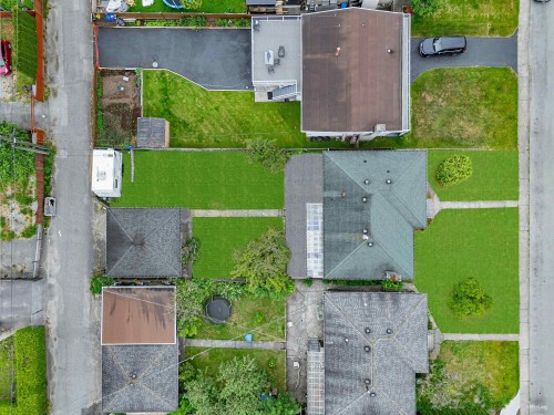 342 18Th Street E, North Vancouver, BC 