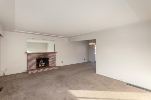 342 18Th Street E, North Vancouver, BC 