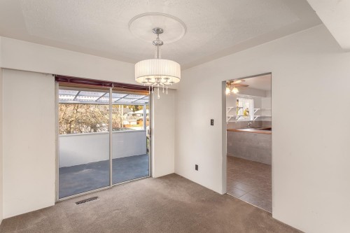 342 18Th Street E, North Vancouver, BC 