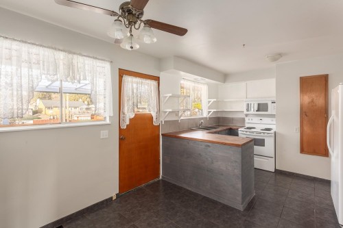 342 18Th Street E, North Vancouver, BC 