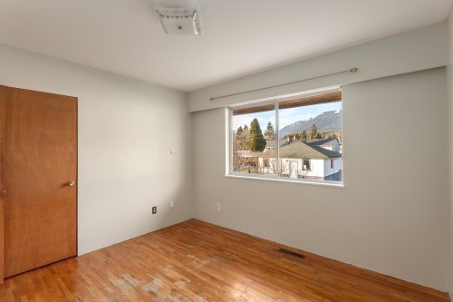 342 18Th Street E, North Vancouver, BC 