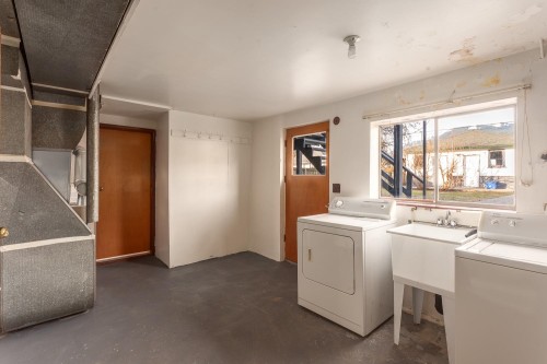 342 18Th Street E, North Vancouver, BC 