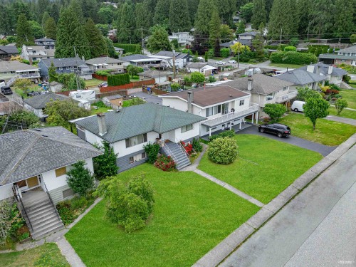 342 18Th Street E, North Vancouver, BC 