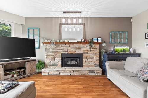 21910 Wicklow Way, Maple Ridge, BC 