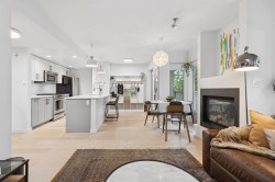 TH4-1288 Chesterfield Avenue  North Vancouver, BC V7M 0B1