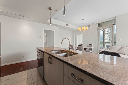 1705-1211 Melville Street, Vancouver, BC 