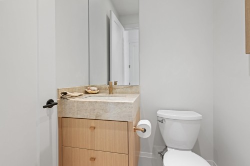 1-1243 27Th Avenue E, Vancouver, BC 