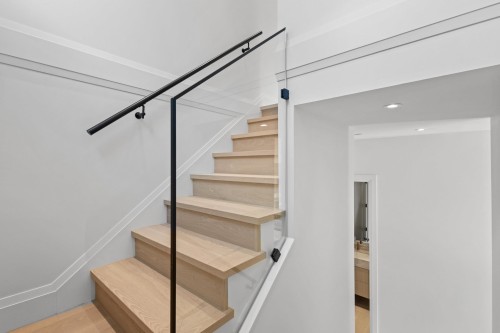 1-1243 27Th Avenue E, Vancouver, BC 