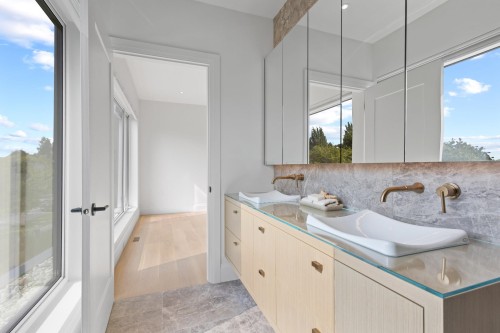 1-1243 27Th Avenue E, Vancouver, BC 