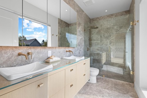 1-1243 27Th Avenue E, Vancouver, BC 