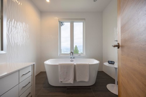 5111 Harbour View Road, Burnaby, BC 