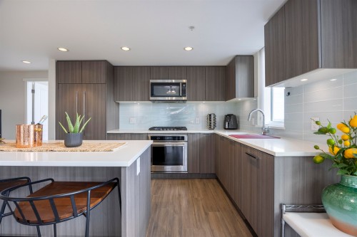 1204-3096 Windsor Gate, Coquitlam, BC 