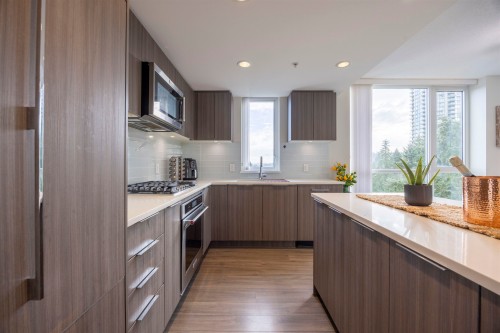 1204-3096 Windsor Gate, Coquitlam, BC 