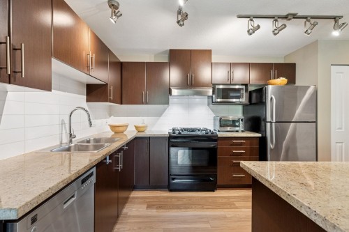 212-600 Klahanie Drive, Port Moody, BC 