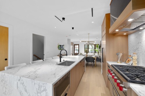 2505 37Th Avenue W, Vancouver, BC 