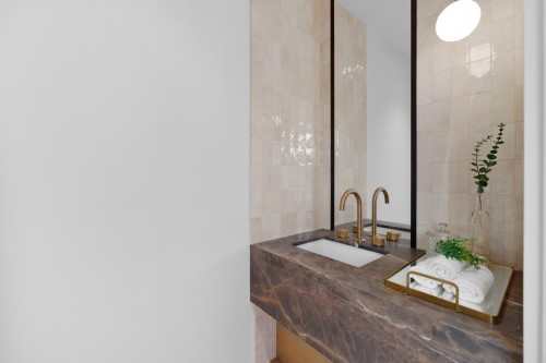 2505 37Th Avenue W, Vancouver, BC 