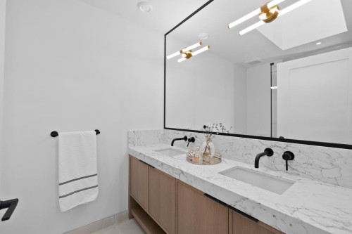 2505 37Th Avenue W, Vancouver, BC 